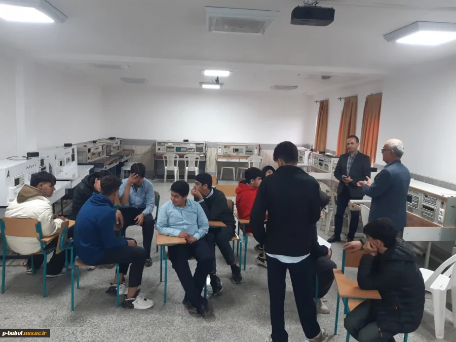 «بازدید دانش‌آموزان مدرسه شایستگان از دانشگاه ملی مهارت واحد پسران بابل» 5