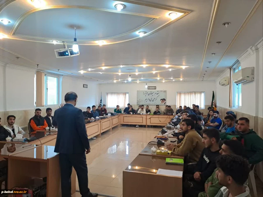 برگزاری کارگاه آموزشی توجیهی با عنوان «کارآفرینی و راه‌اندازی کسب و کار» 3