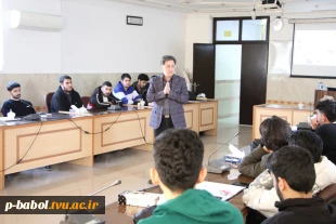 برگزاری کارگاه آموزشی با عنوان (فرصت های موجود برای راه اندازی کسب وکار ) توسط دکتر محمدمهدی محمدپور 3