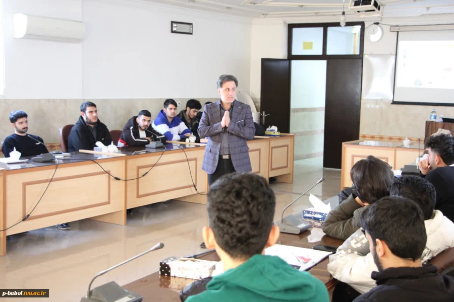 برگزاری کارگاه آموزشی با عنوان (فرصت های موجود برای راه اندازی کسب وکار ) توسط دکتر محمدمهدی محمدپور 3