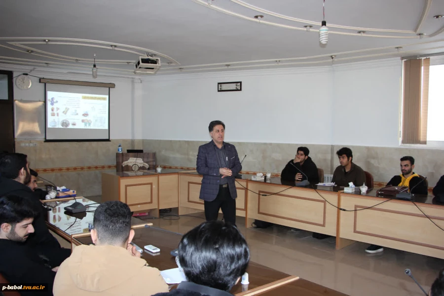 برگزاری کارگاه آموزشی با عنوان (فرصت های موجود برای راه اندازی کسب وکار ) توسط دکتر محمدمهدی محمدپور 5